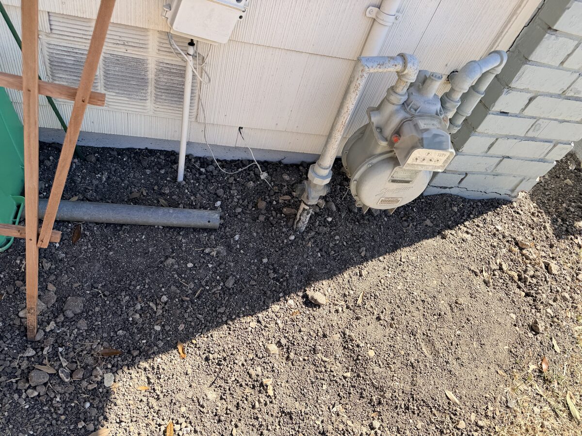 Excavation worked carefully near utilities — locates called and lines protected.