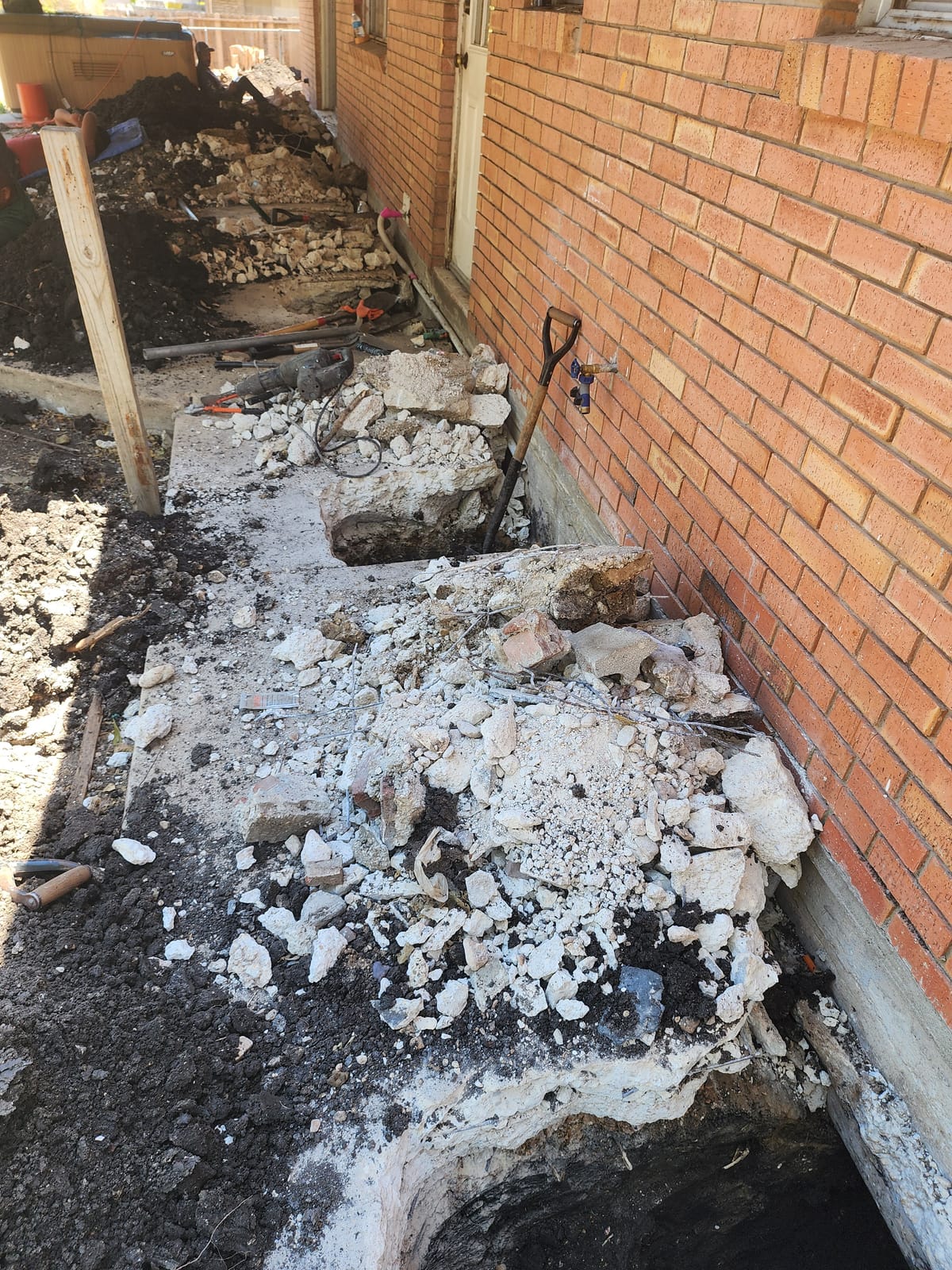 Foundation repair on a Central Texas home of the kind Motmot performs in Converse, TX